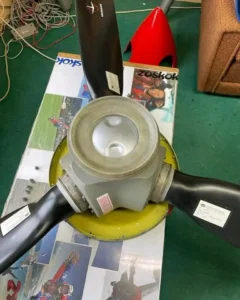 McCauley D3A32C90-R Three-Blade Propeller — photo 2 of 5