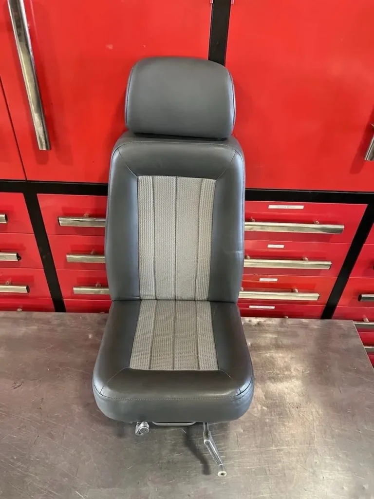 Cessna 177RG Cardinal Pilot Seat