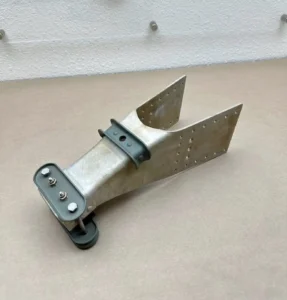 Tail Wheel Mounting Bracket Assembly — photo 3 of 10