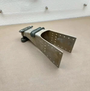 Tail Wheel Mounting Bracket Assembly — photo 2 of 10