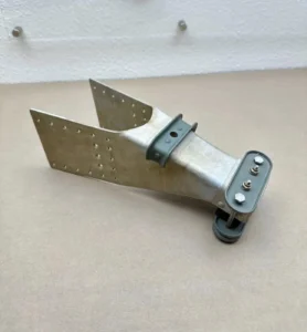 Tail Wheel Mounting Bracket Assembly — photo 6 of 10